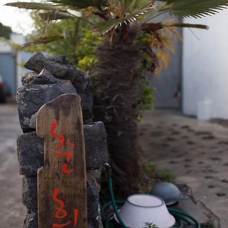 Choonhee Pension Jeju Bagian luar foto